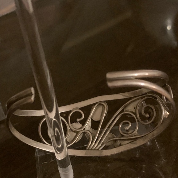 Navajo Mother of Pearl Signed Cuff - Picture 5 of 7